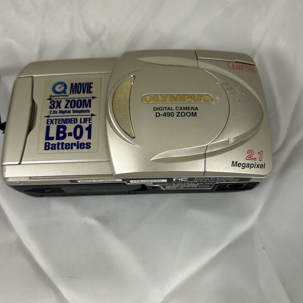 Olympus D-490 2.1MP Digital Camera 3x Zoom Parts/Repair AS-IS